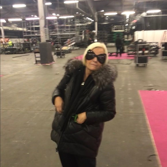 Meet your Posher, Holly - Picture 7 of 8